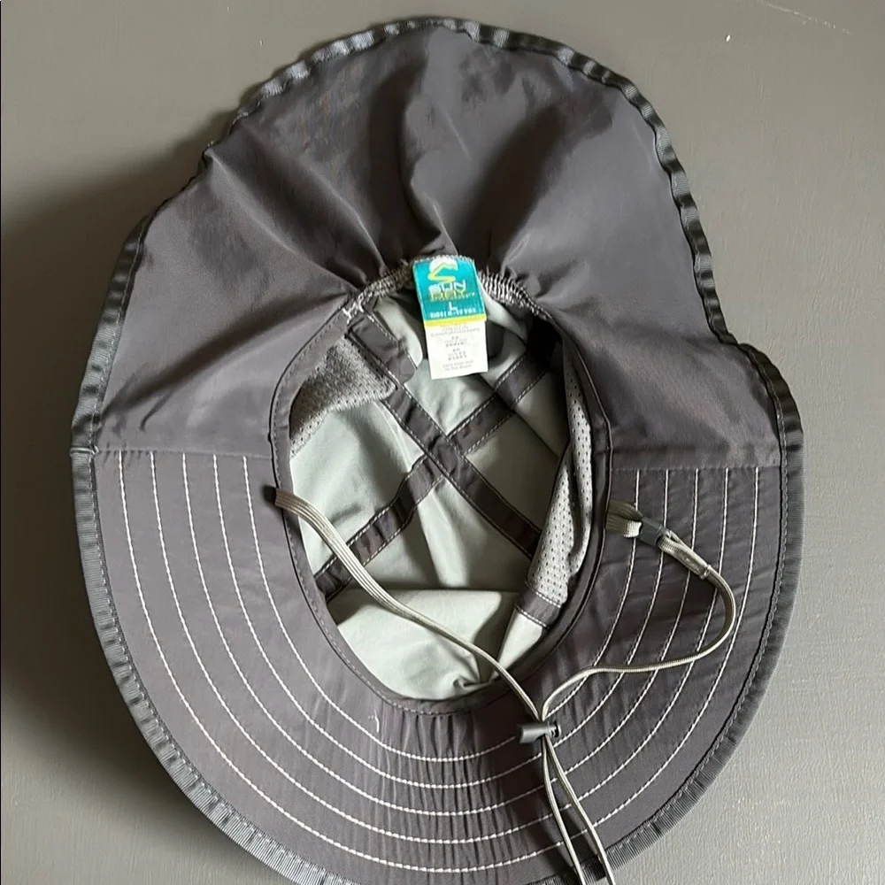 Sun Dry Kids Light Gray Sun Hat with Dark Trim